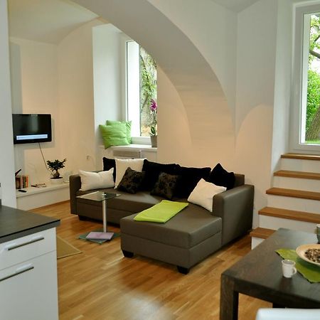 Ferienwohnung Im Univiertel Mit Garten Грац Екстер'єр фото