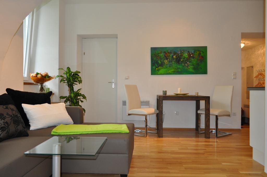 Ferienwohnung Im Univiertel Mit Garten Грац Екстер'єр фото
