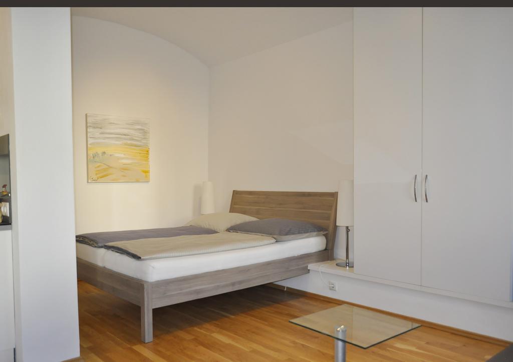 Ferienwohnung Im Univiertel Mit Garten Грац Екстер'єр фото